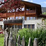 Leuweli Apartment *